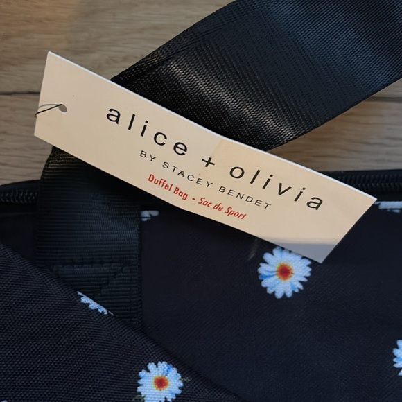 Alice and Olivia small duffel bag and matching hat - Picture 4 of 4